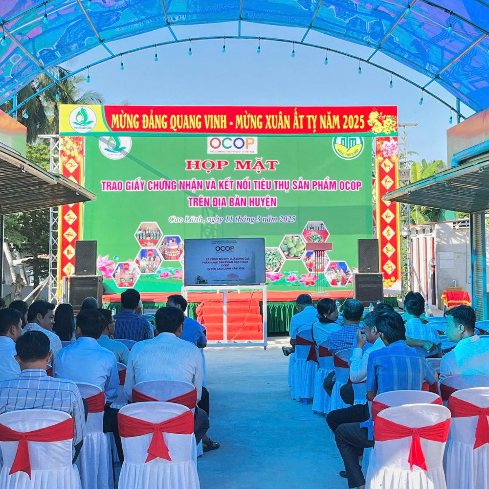 Tôn Vinh Sự Đổi Mới Và Phát Triển: Buổi Họp Mặt Trao Giấy Chứng Nhận OCOP Tại Phố Đặc Sản Miền Tây